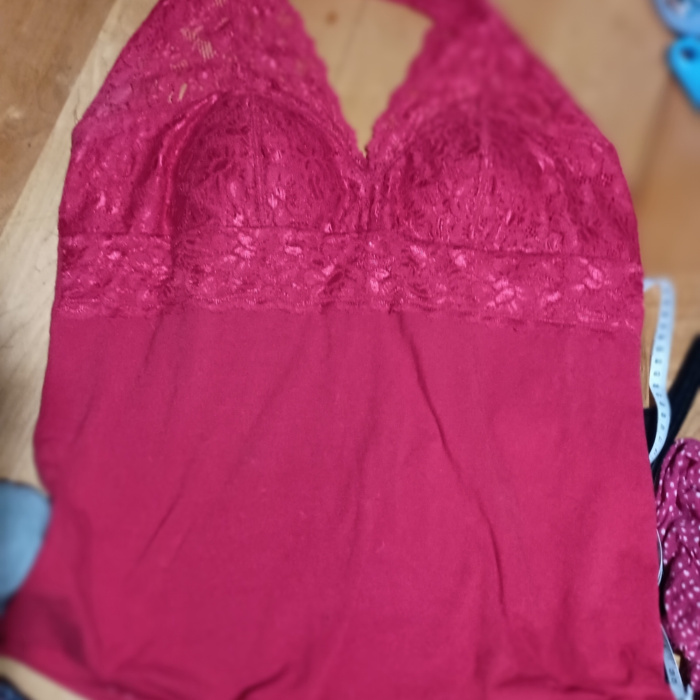 Sexy Red Lace Halter Top - Picture 3 of 10